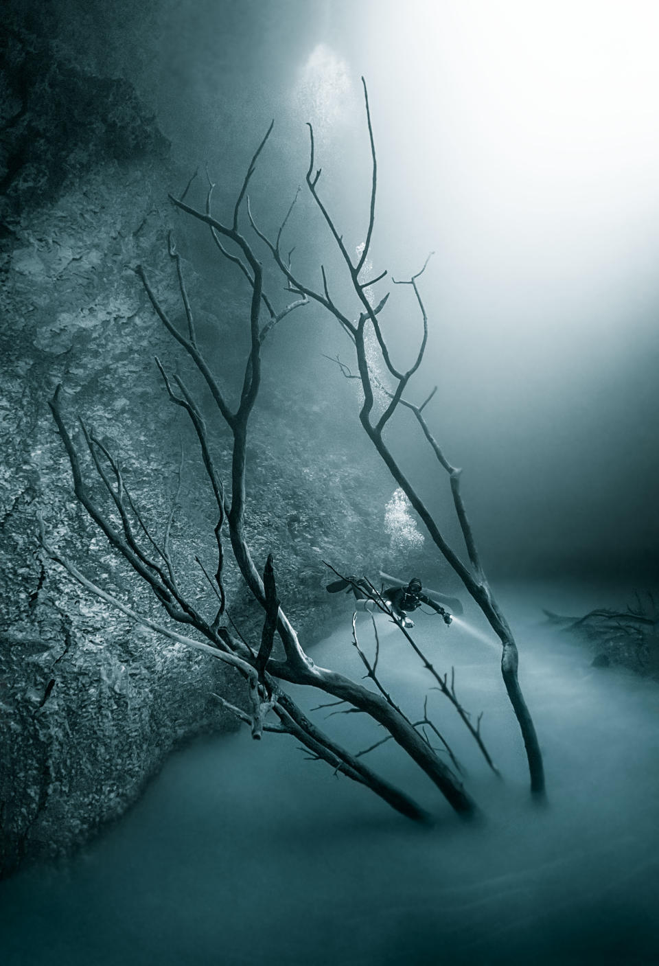  A hydrogen sulfide cloud in the Cenote Angelita. (Martin Broen/Caters News)