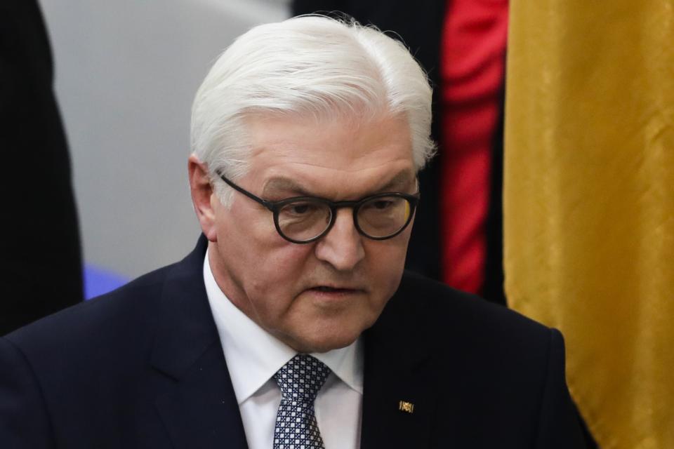 <p>Bundespräsident Frank-Walter Steinmeier befand sich zur Zeit des Anschlags auf Staatsbesuch in Griechenland: „Mit Erschütterung habe ich während meines Besuchs in Athen von dem brutalen Angriff auf unschuldige Menschen in Stockholm erfahren“, sagte Steinmeier. (Bild: AP Images)</p>