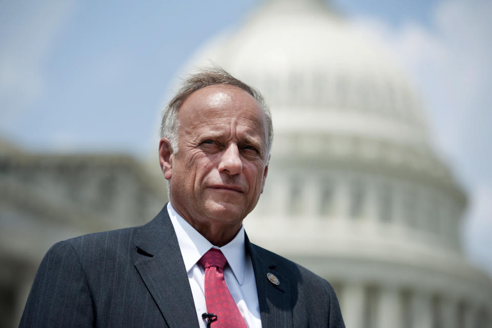 Rep. Steve King (R-Iowa) on Saturday attempted to discredit Christine Blasey Ford, a 51-year-old research psychologist in Northern California who has accused Supreme Court nominee Brett Kavanaugh of sexually assaulting her around 1982. (Photo: Chris Maddaloni via Getty Images)