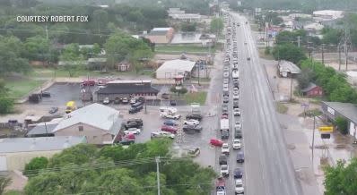 Vehicles leave solar eclipse festival in Burnet County. Courtesy: Robert Fox