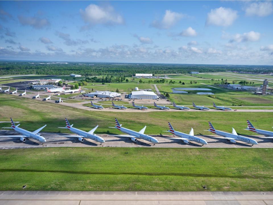 Grounded airliners COVID-19