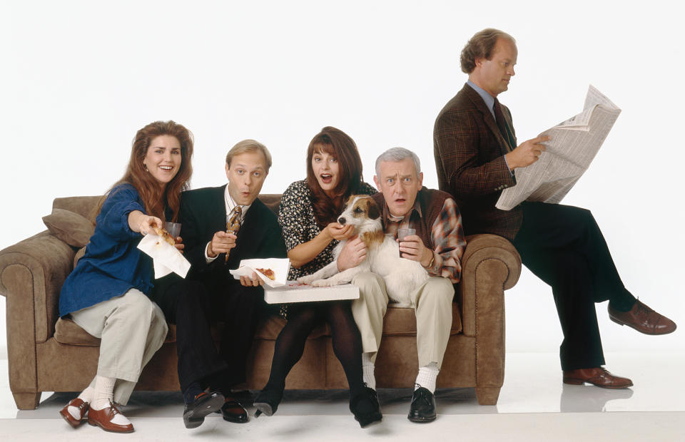 FRASIER -- Pictured: (l-r) Peri Gilpin as Roz Doyle, David Hyde Pierce as Dr. Niles Crane, Jane Leeves as Daphne Moon, John Mahoney as Martin Crane, Moose as Eddie, Kelsey Grammer as Dr. Frasier Crane  (Photo by David Rose/NBCU Photo Bank/NBCUniversal via Getty Images via Getty Images)