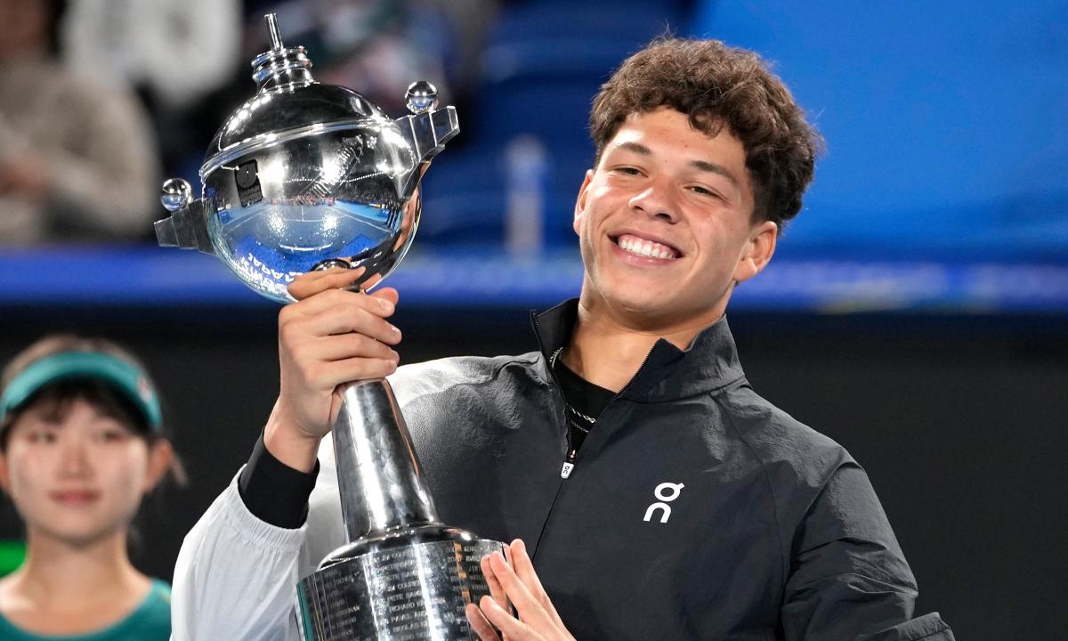 Ben Shelton sees off Aslan Karatsev in Tokyo to capture first career ATP title