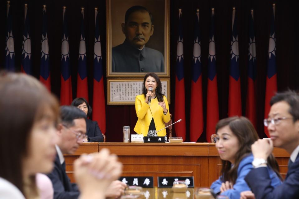 立法委員林楚茵今日在立法院再度發起成立「台灣國會新媒體暨影視音發展促進會」，並獲選擔任會長。