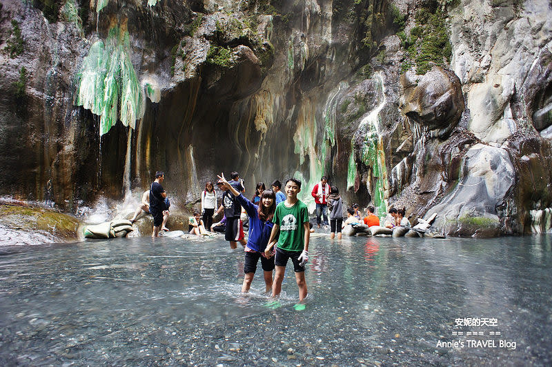 夢幻彩色岩壁山泉，台灣版阿凡達秘境～台東栗松野溪溫泉