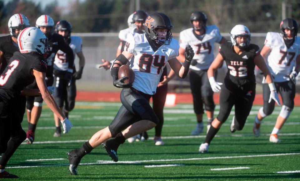 Kennewick running back Alexander Roberts in the 3A football state quarterfinal game in Yelm in 2022.