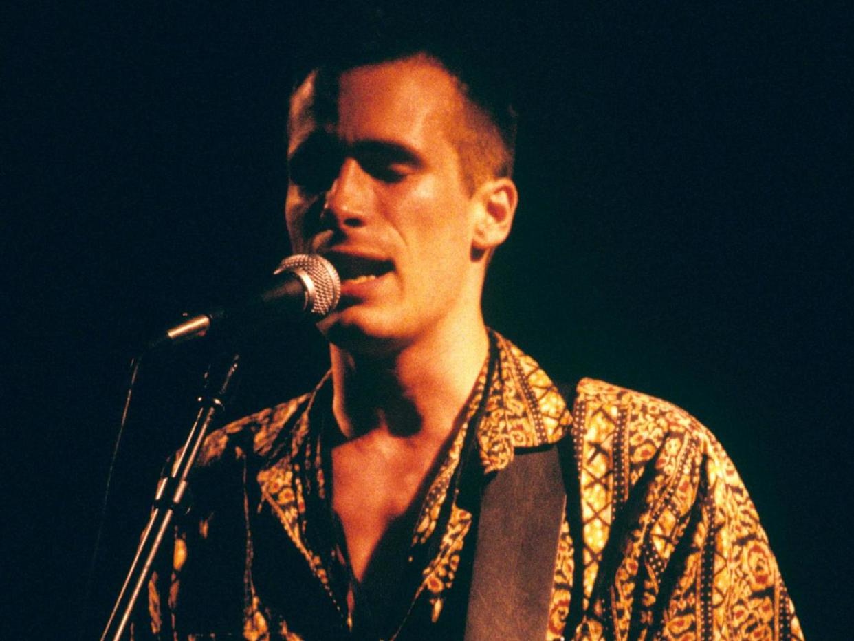 Jeff Buckley performing in 1995: Rex