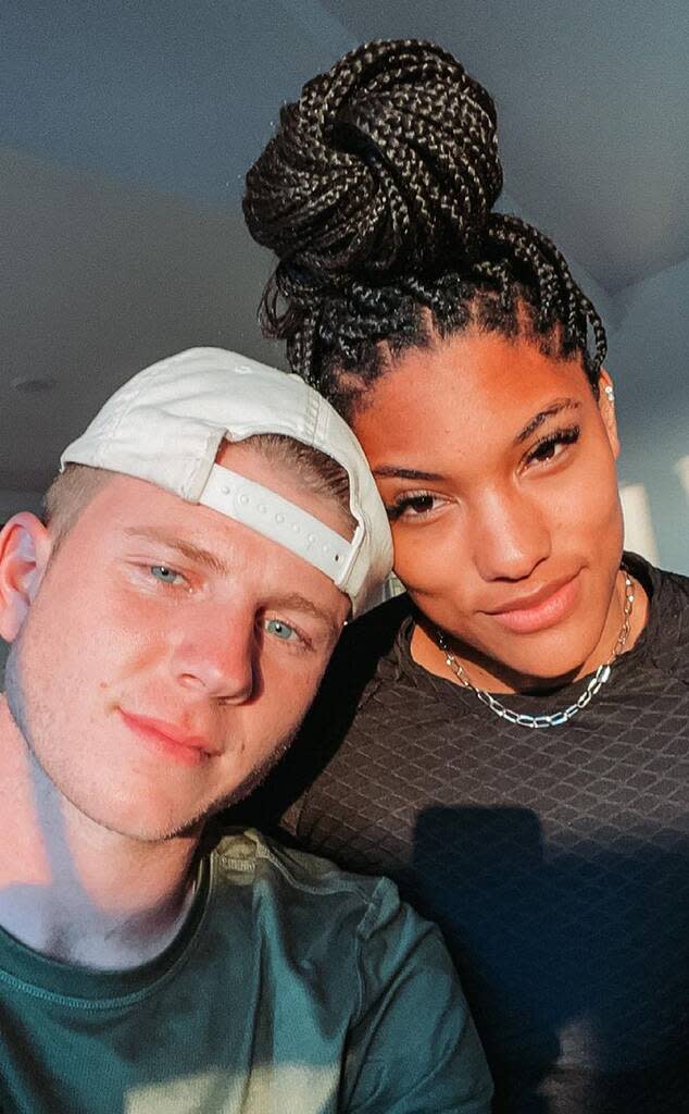 Hunter Woodhall, Tara Davis