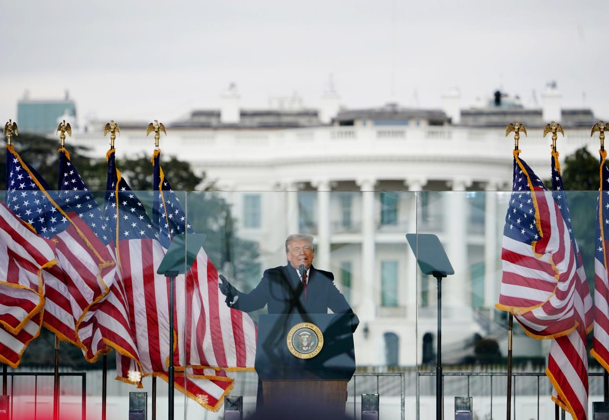 Donald Trump en su arenga a sus seguidores frente a la Casa Blanca, antes de la invasión al Congreso. Foto de MANDEL NGAN/AFP via Getty Images.