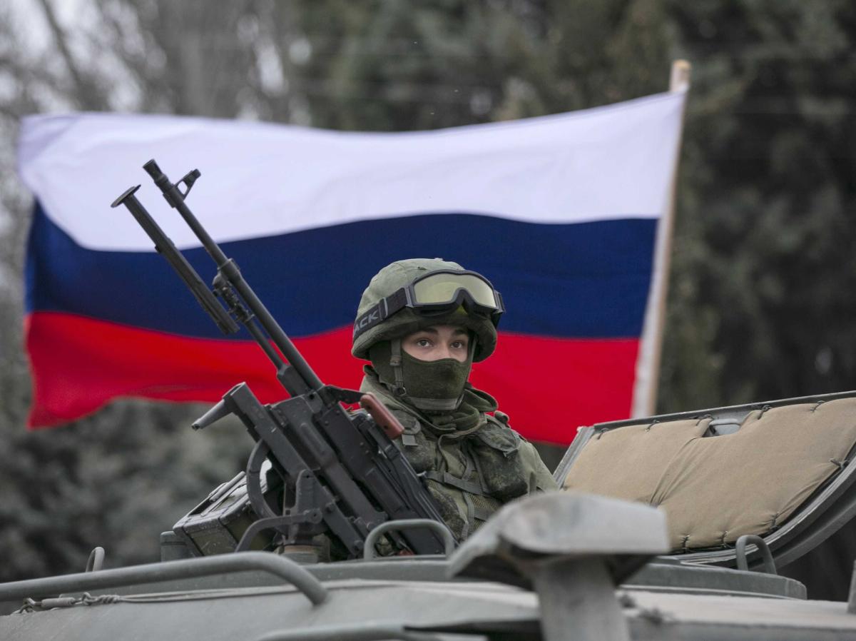Росія перетворюється на тотальну військову економіку, оскільки її успіхи зупиняються в Україні