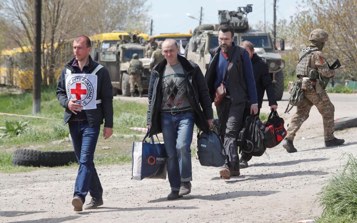 Civilians who left the area near Azovstal steel plant in Mariupol - REUTERS/Alexander Ermochenko