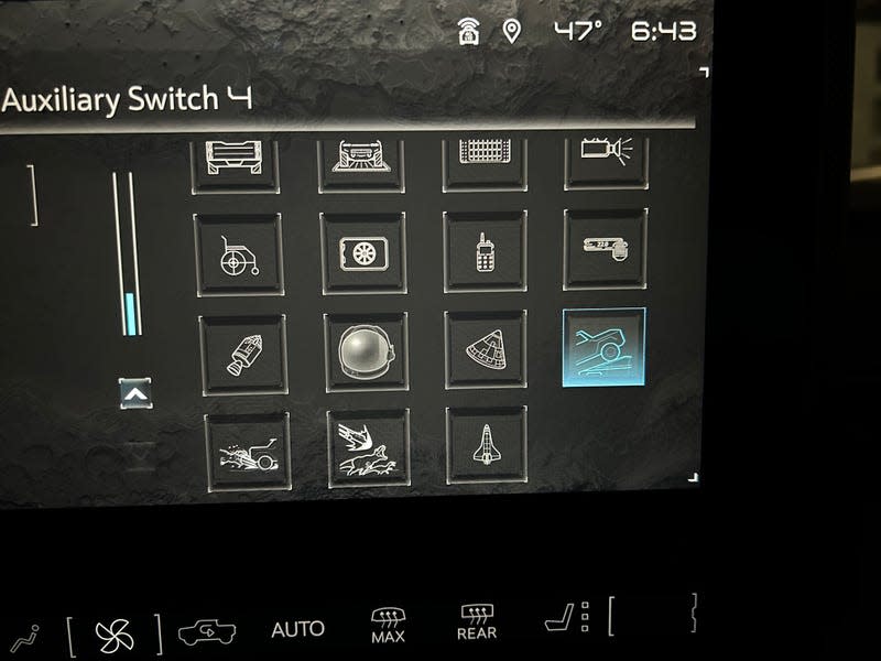 a photo of the touchscreen on the dashboard of the 2022 gmc hummer ev