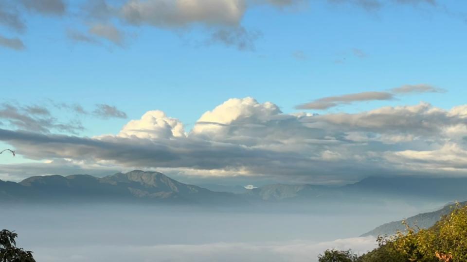 藤枝森林遊樂區因全年多雲霧繚繞，吸引許多民眾前往一睹雲海美景。   圖：翻攝自屏東林區管理處官網