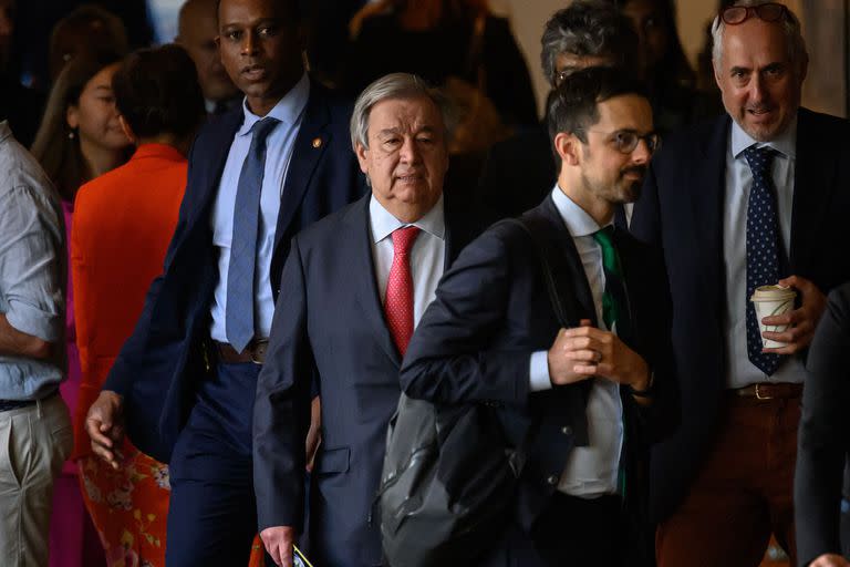 El Secretario General de las Naciones Unidas, Antonio Guterres, llega a una reunión del Consejo de Seguridad en la sede de las Naciones Unidas en la ciudad de Nueva York el 17 de julio de 2023.