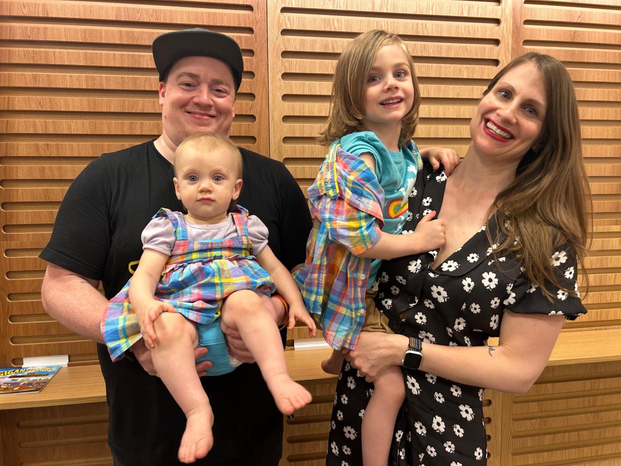 Danny Tamberelli and his wife and daughters
