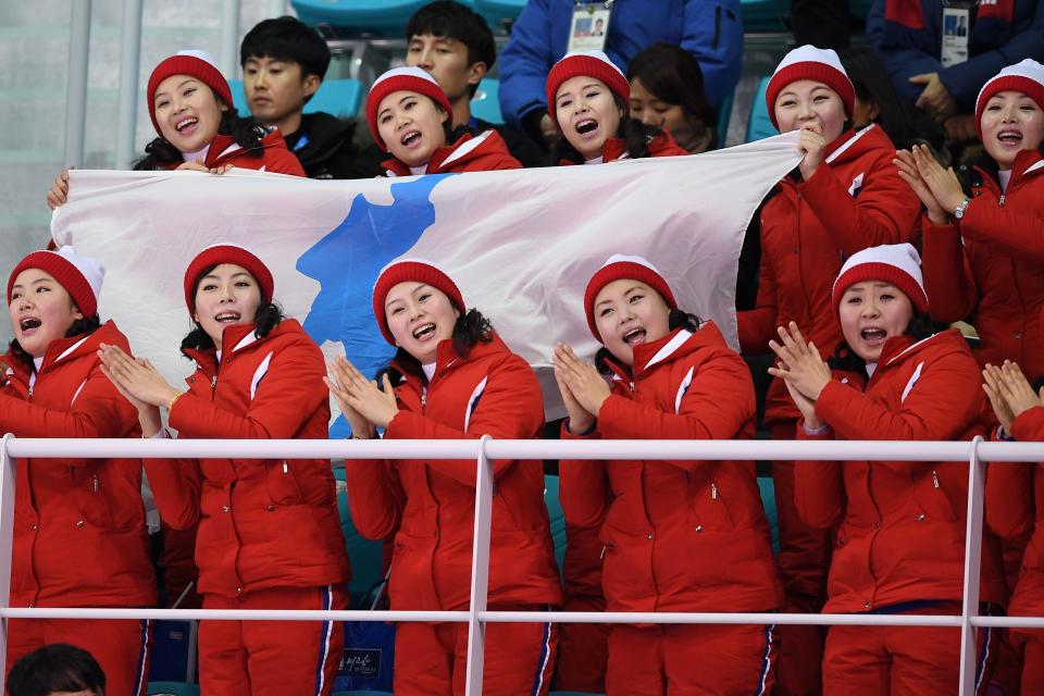 Thema Unterstützung: Die trainierten Fans aus Nordkorea sorgten in der Halle für großes Aufsehen