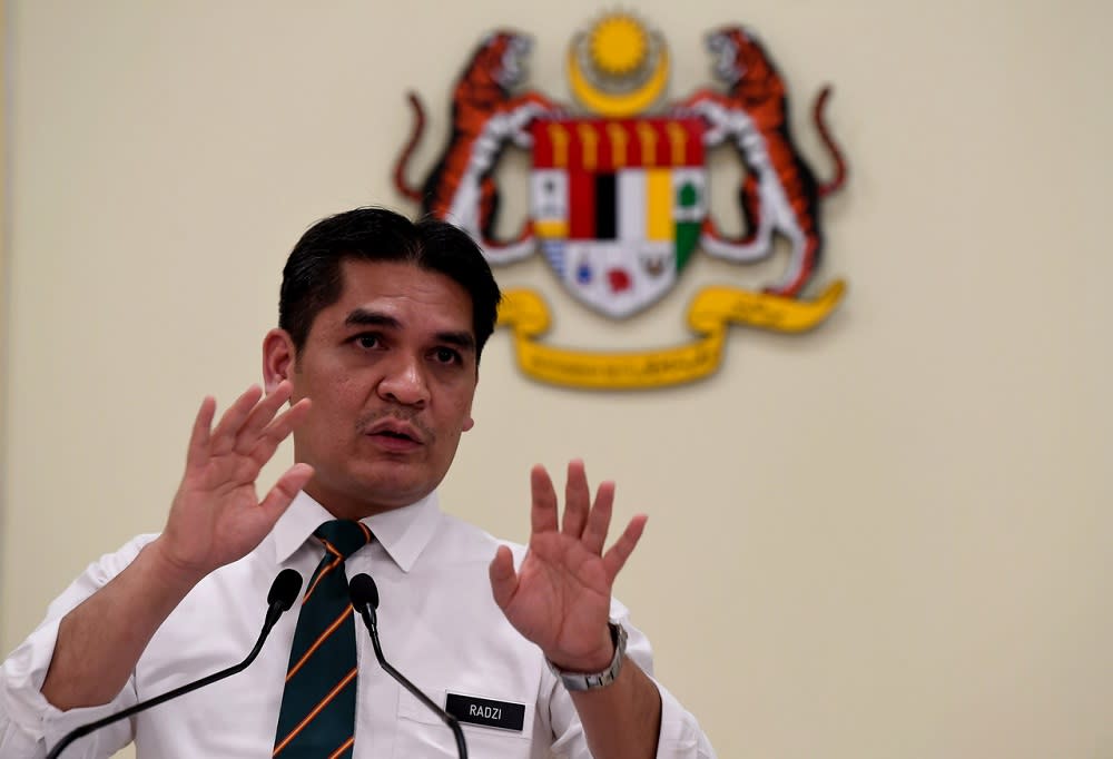 Senior minister Mohd Radzi Jidin says the Unified Education Certificate Task Force never submitted any report, draft or final, to the Education Ministry. — Bernama pic