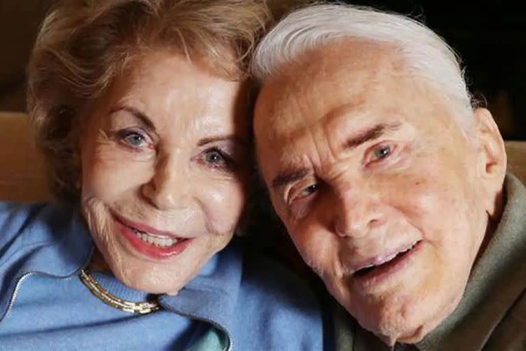 Kirk Douglas y su amada segunda esposa, Anne Buydens