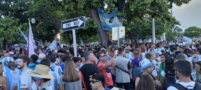 Banderazo en aliento a la Selección en Miami