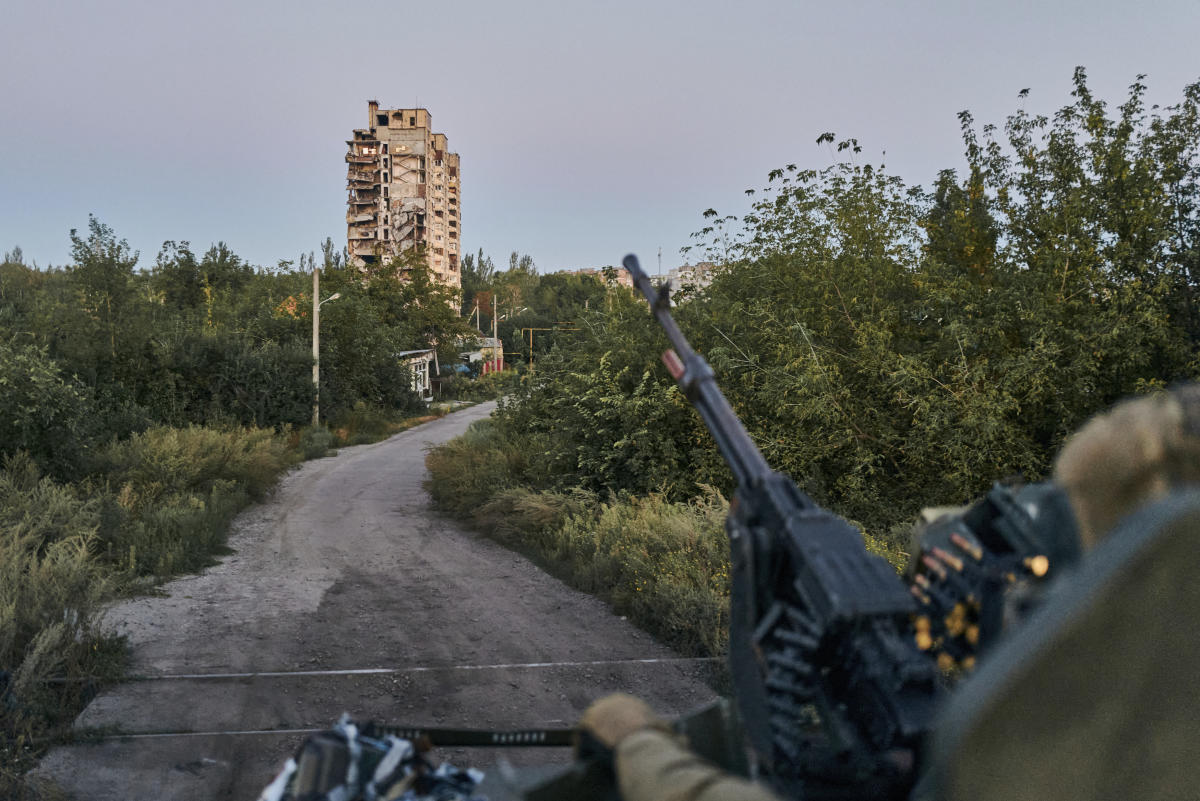 Киев расследует обвинения в том, что российские военные расстреляли сдавшихся украинских солдат