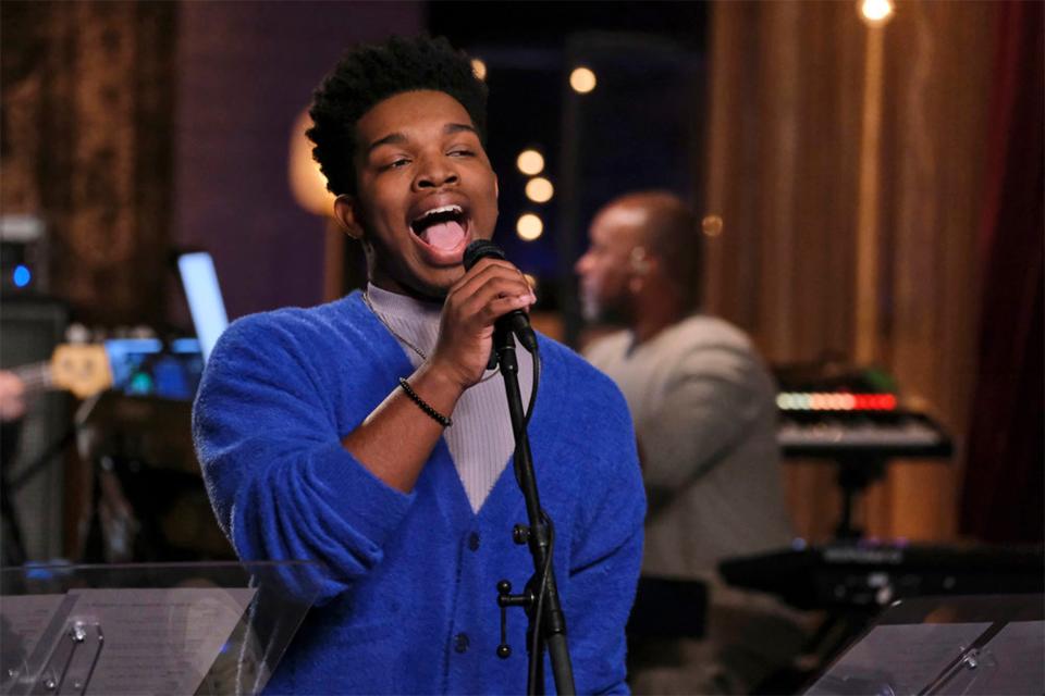 Montgomery college student Jerome Godwin III won his battle round Tuesday, April 4, on NBC's "The Voice" to advance to the knockout rounds.