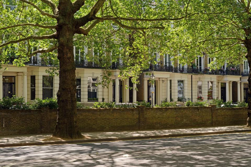 Homes on Holland Park Avenue near the 54-acre Holland Park (Daniel Lynch)