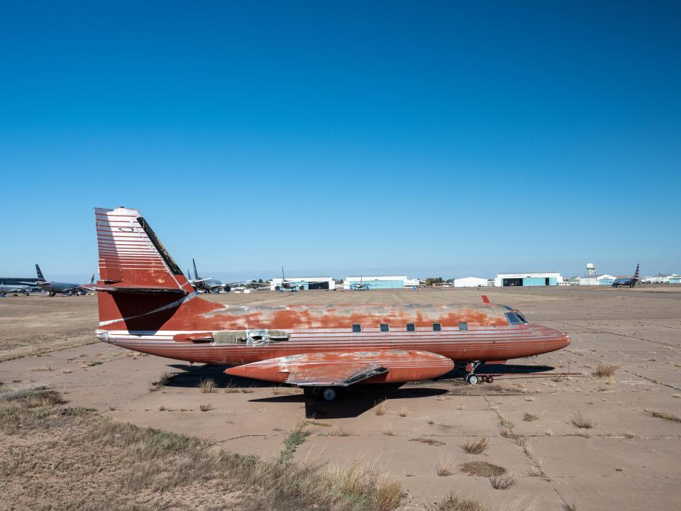 Photo of the Jetstar plane seen on a tarmac