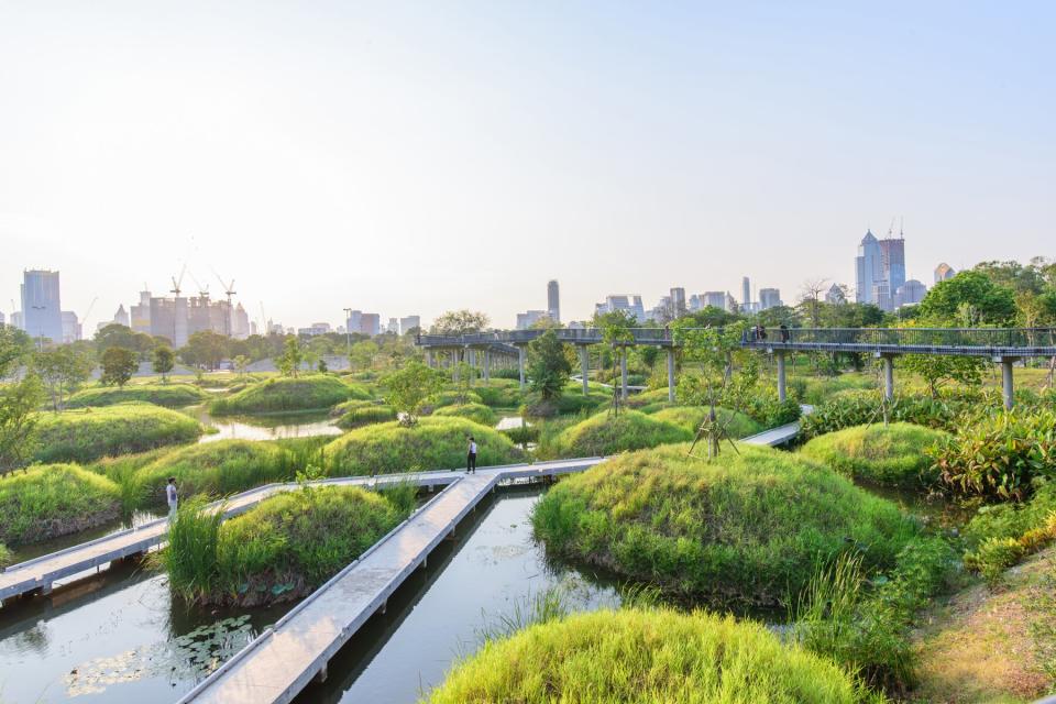 Wide view of Benchakitti Park in evening time