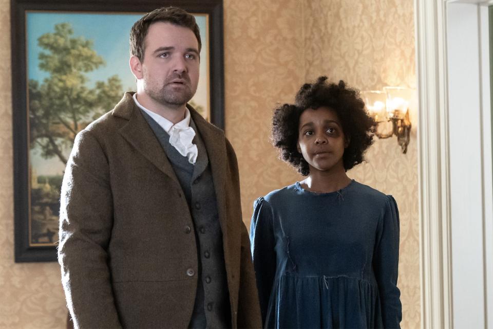 “KINDRED” -- "Furniture" -- Season 1, Episode 3 (Airs December 13) Pictured (L-R): Micah Stock as Kevin Franklin, Mallori Johnson as Dana. CR: Tina Rowden/FX
