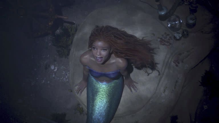 Halle Bailey como Ariel en la nueva película de La Sirenita