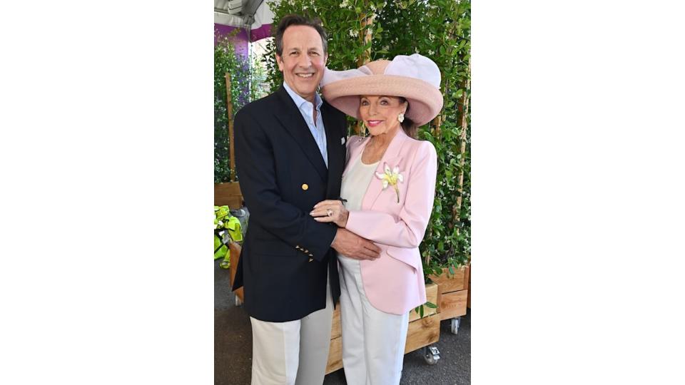 couple posing for photos at garden show