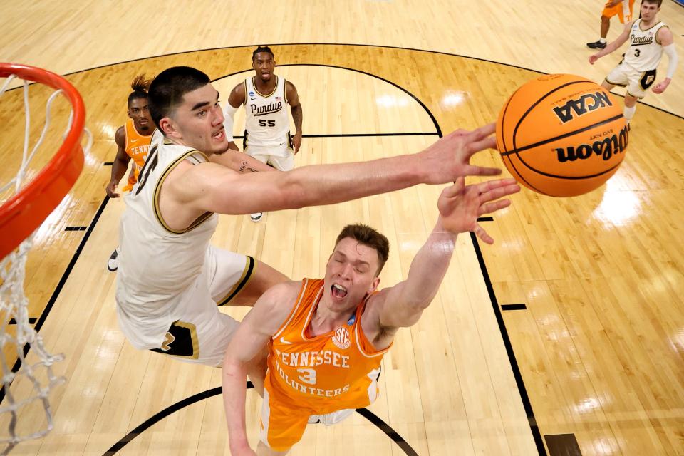 Purdue's Zach Edey blocks Tennessee's Dalton Knecht during the Boilermakers' 72-66 win in the Elite Eight.