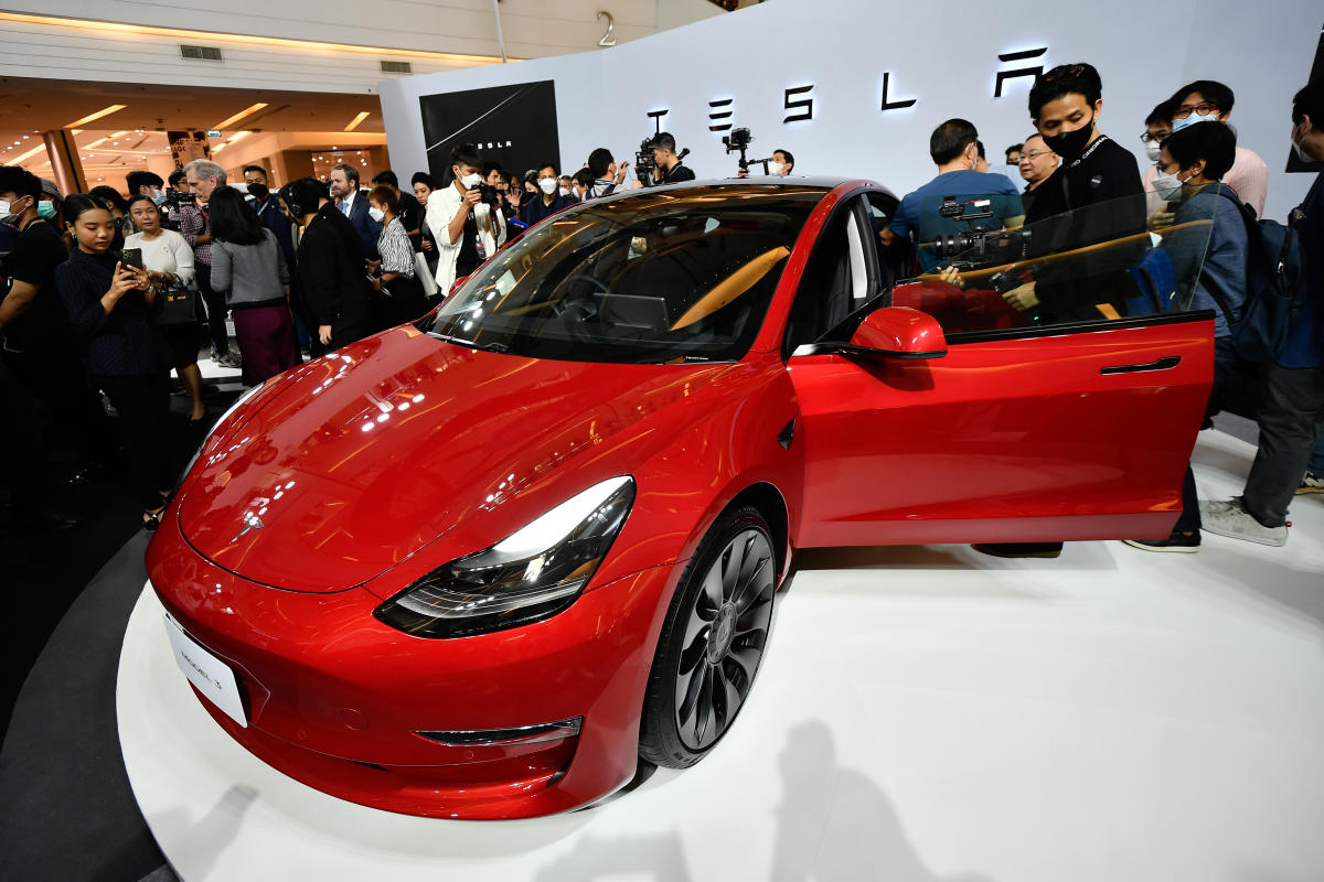 Why Tesla, GM to benefit from Treasury’s EV tax credit rule delay