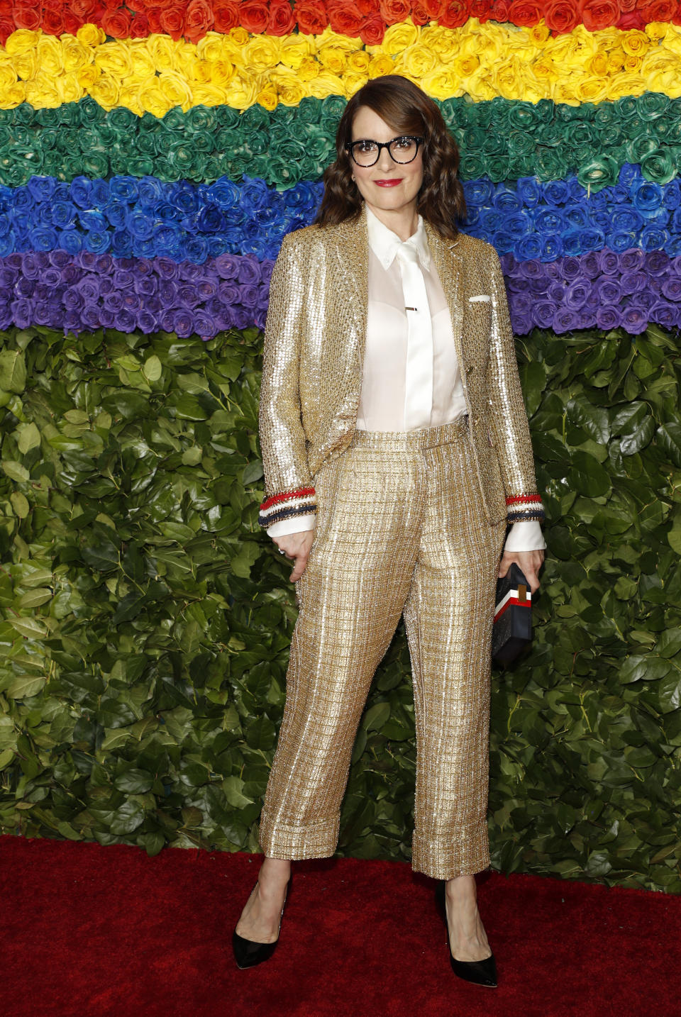 El look de Tina Fey tampoco pasó desapercibido. Y es que la actriz y guionista estaba radiante con su traje de Thom Browne. (Foto: Andrew Kelly / Reuters)