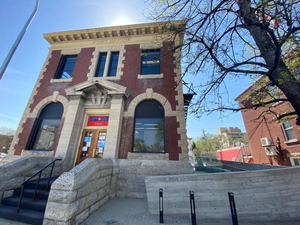 Canada Post offices, like this one in Manitoba, are often located in communities that lack extensive networks of bank branches, making them ideal candidates for postal banking services. (Fernand Detillieux/CBC - image credit)