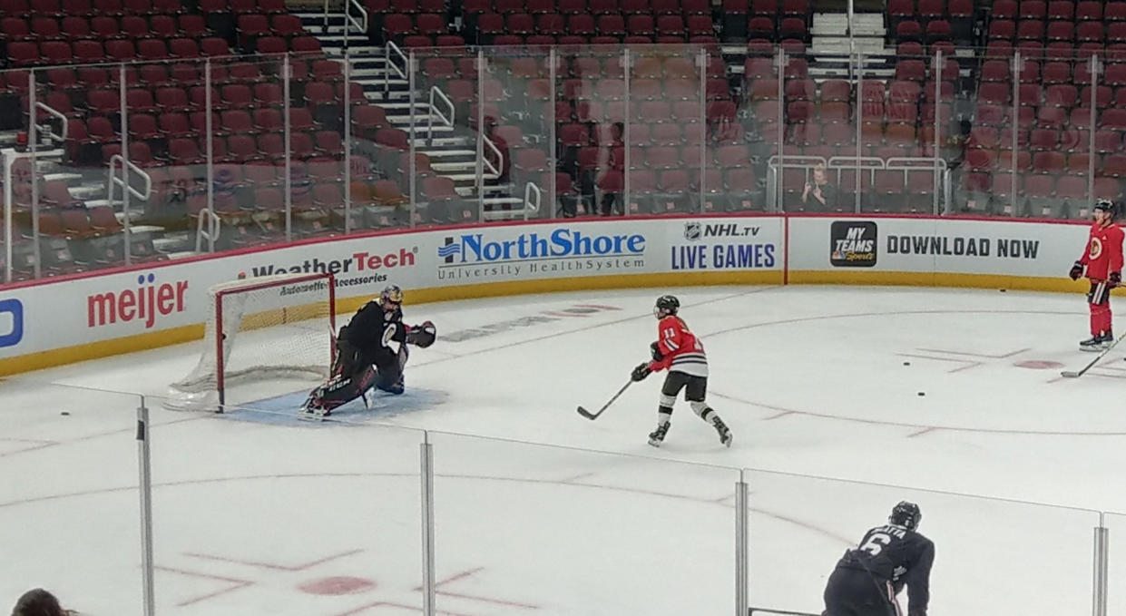 The Chicago Blackhawks welcomed Megan Hill to their practice on Thursday. (Twitter // @MarkLazerus)