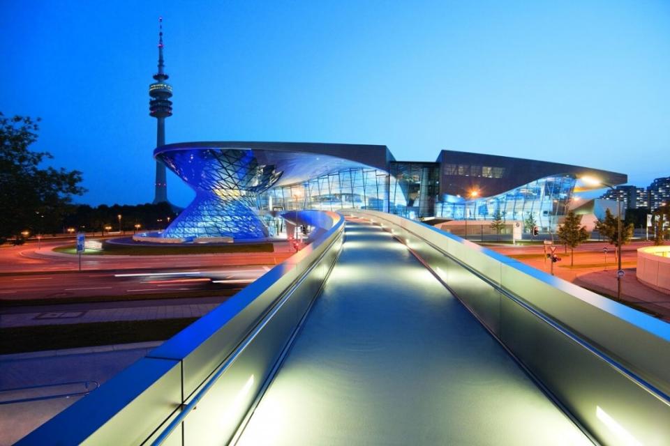 bmw-welt-5-25