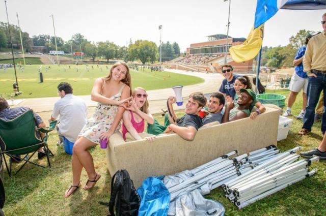 10 Best Colleges for Tailgating