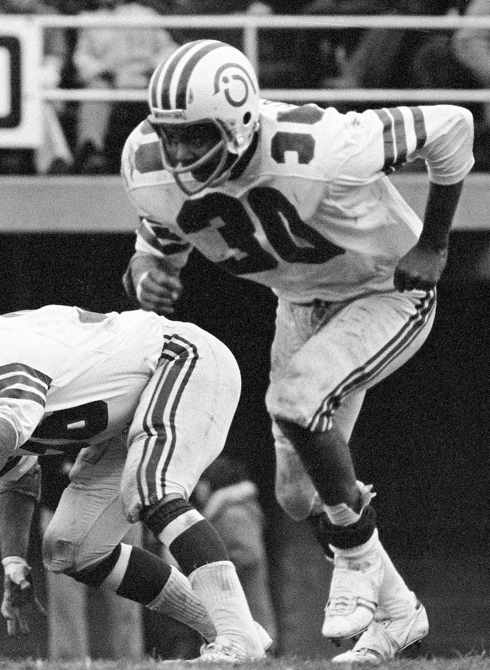 Austin sports legend John Harvey (30) plays for the Montreal Alouettes in a 1973 game against Ottawa.