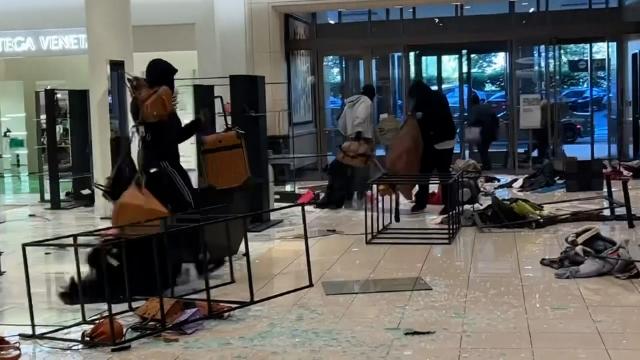 Westfield Topanga mall possible shooting - suspects arrested