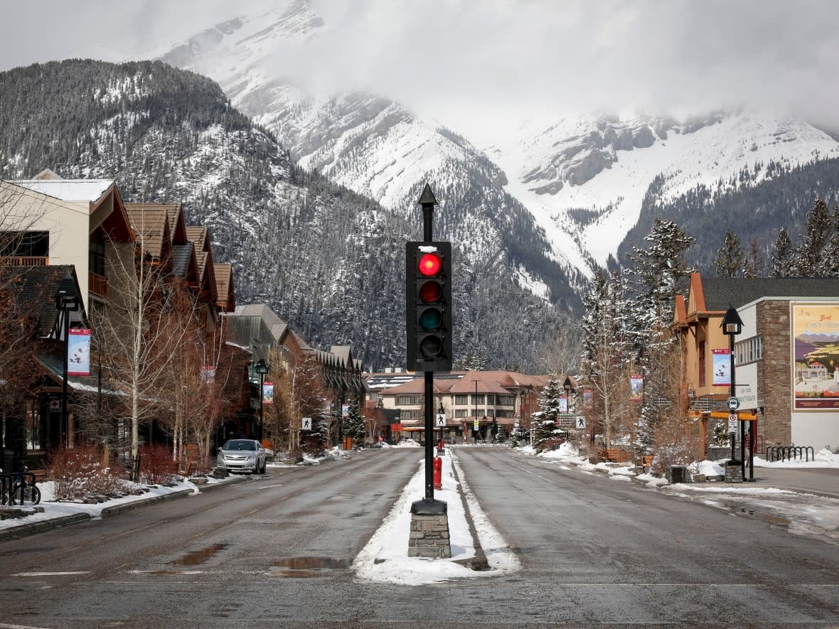 The Town of Banff has cancelled all New Year's Eve activities, indoor and outdoor, as a result of cold weather and soaring COVID case counts. (Jeff McIntosh/The Canadian Press - image credit)