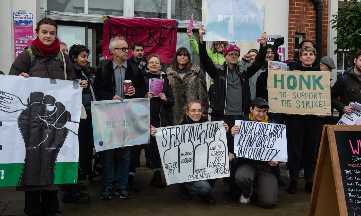 <span>Lecturers on a picket line at Goldsmiths in 2022.</span><span>Photograph: Guy Smallman/Getty Images</span>