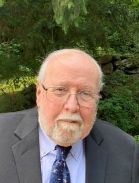 Bill McGoun, a former Palm Beach Post editorial writer and longtime editorial writer for the Citizen Times in Asheville, N.C., died May 4, 2022, at age 84.