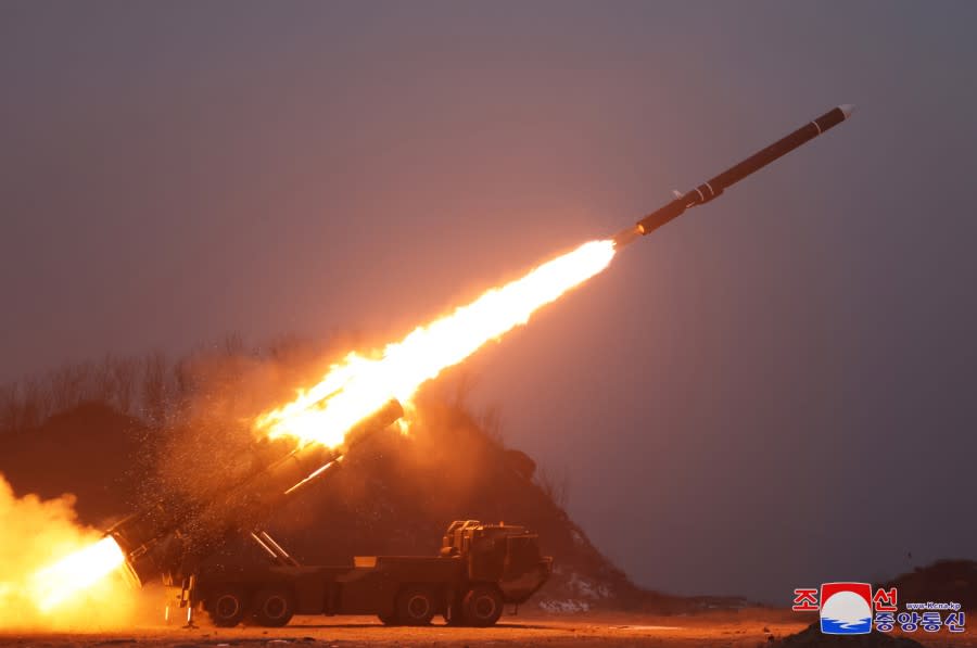 南韓媒體報導，2日北韓再向朝鮮半島西部海域發射多枚巡弋飛彈。圖為1月30日北韓官媒《朝中社》公布試射「箭矢-2」照片。   圖：翻攝朝中社(資料照片)