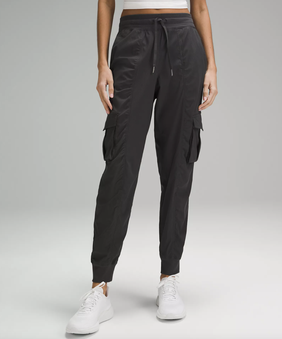 Dance Studio Relaxed-Fit Mid-Rise Cargo Jogger