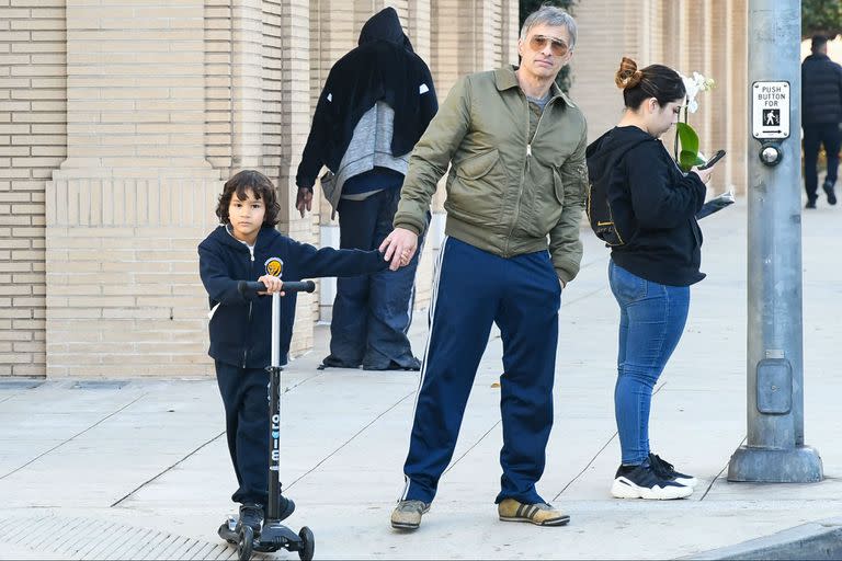 Olivier Martinez, de paseo con su hijo Maceo