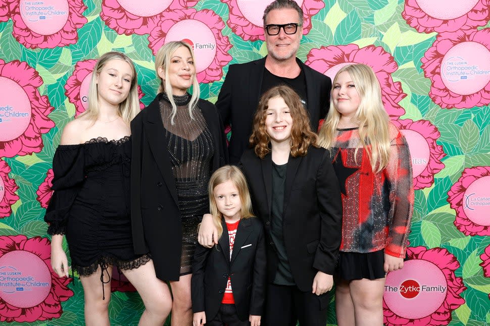 Tori Spelling, Dean McDermott and their kids