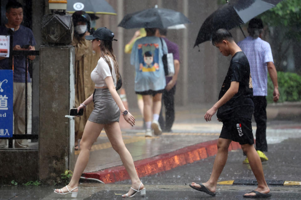 今天到下周一午後各地有局部大雷雨機率。（鄧博仁攝）