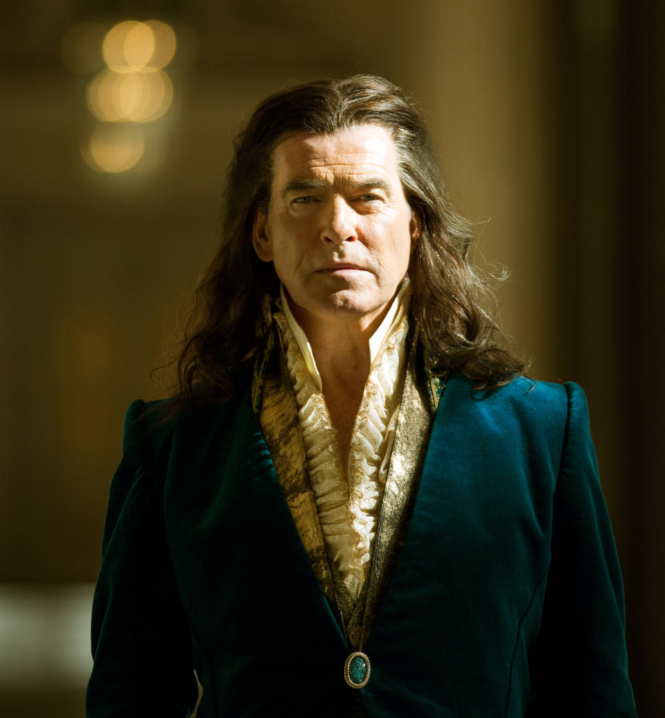 Pierce Brosnan en una escena de "The King's Daughter" en una imagen proporcionada por Gravitas. (Gravitas via AP)