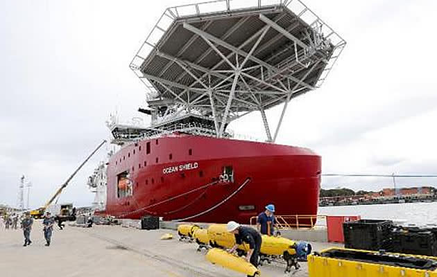 A US Navy "black box" detector made its much-anticipated debut in the oceanic hunt for flight MH370 on Friday but Australia's search chief warned it was crunch time with the box's signal set to expire soon. (AFP Photo)